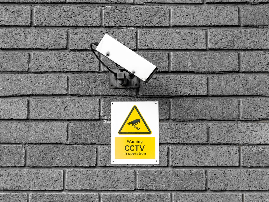 unsplash-photo-EvNZeUNhZW4-large CCTV